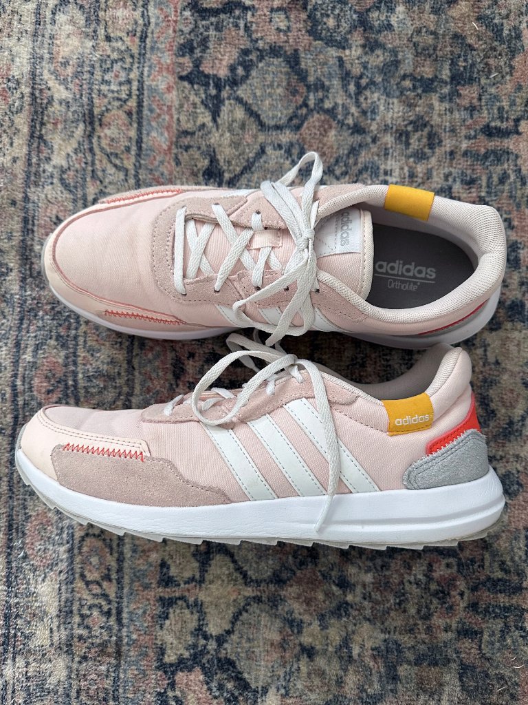 Adidas Womens Retrorun Sneakers - Pink Tint/Cloud White - Size 8.5